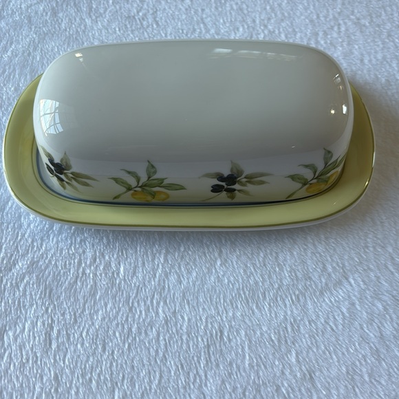 Butter Dish with Lid - Royal Doulton Carmina, Olives, Lemons, White, Yellow - Picture 5 of 7